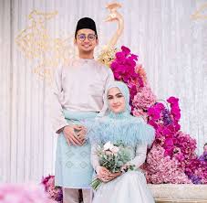 Official video majlis pernikahan elfira loy & faris khairol anuar (cst4k). Kalau Ada Kata Kata Negatif Itu Mungkin Cemburu Elfira Loy Tenang Hadapi Kritikan Netizen Kisah Dunia