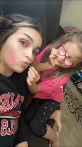 Kami Pryor's Instagram, Twitter & Facebook