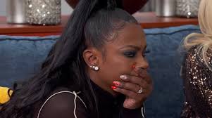 I can not control my faces! These looks at the gift exchange for  @cynthiabailey's #FriendsMas are hilarious! 🤪