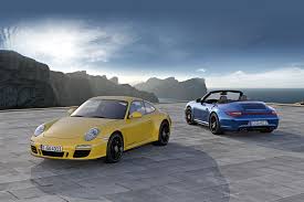 Suggested similar vehicles for sale. Porsche Unveils 911 Carrera 4 Gts Coupe And Cabriolet Autoevolution