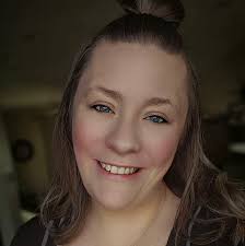 Amber Maple's Instagram, Twitter & Facebook