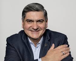 Ese momento en el que todo empieza a sentirse más real ✨ La firma de título  reunió a estudiantes de IDM, IMT, IFI, IIS, IDA, IM, IMA, IME e IQ, con  quienes