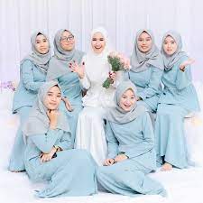 Check spelling or type a new query. 29 Baju Bridesmaid Menarik Inspirasi Tema Warna Trending