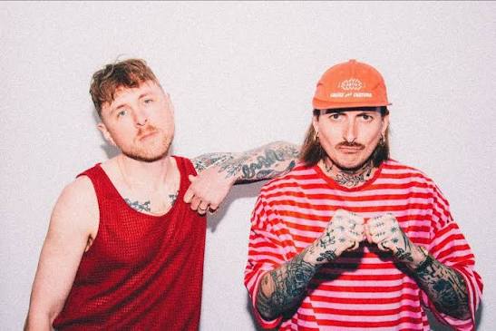 Snake Eyes - 'Hug Me' Featuring Pabst — When The Horn Blows