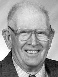 Walter M McIntyre (1913-2009)