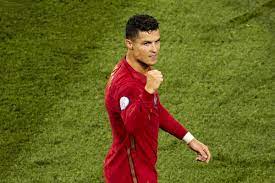 The golden boot is awarded to the player who scores the most goals in the tournament. Ttrjyletpygh9m