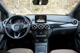 Les fiches techniques inclus la consommation d'essence, les performances, la garantie, les accessoires et. Comparatif Video Bmw Serie 2 Active Tourer Mercedes Classe B Un Grand Classique