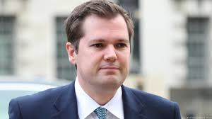 অবৈধ অভিবাসন' ঠেকাতে 'আরো কঠোর' উদ্যোগ নেবে যুক্তরাজ্য