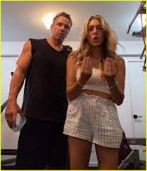 Documentary | episode aired 10 november 2017. Cnn S Chris Cuomo Goes Shirtless In His Daughter S Tiktok Video Flexes In Another Photo 4475858 Bella Cuomo Chris Cuomo Cristina Cuomo Shirtless Pictures Just Jared