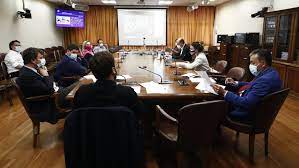 Un grupo de diputados, liderados por el parlamentario jaime mulet, del partido federación regionalista verde social (frvs), presentó durante la jornada de este viernes un proyecto que busca un tercer retiro del 10% de los fondos de las afp. Tercer Retiro Afp Comision Despacha A Sala Proyecto Que Busca Una Nueva Extraccion Meganoticias
