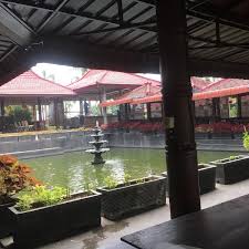 Menu utama yang disajikan di warung wareg ini adalah olahan ikan gurame dan nila. Foto Di Wisata Warung Wareg 6 Tips