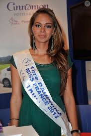 Photo : Hinarani de Longeaux, première dauphine de Miss France 2013, auprès  de Sylvie Tellier et Danny Schepers au salon Top Resa à Paris, Porte de  Versailles, le 25 septembre 2013.