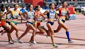 Sie schaffte es nicht aufs podium. Brits Progress As Laura Muir Makes Injury Comeback In Doha Aw