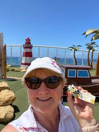 Yayyyyyy my 2nd duck! Thx whoever hid this in the hall before the  hemisphere