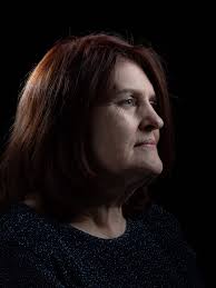 What are the available dates for a studio portrait session?