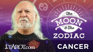 You will finally find the mental peace you've been looking for a long time now. The Moon In Cancer Tarot Com