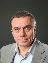 Estimating choice models for daily schedules