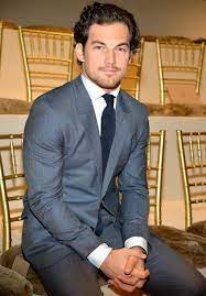 Los 10 Hombres Mas Elegantes De Milan Fashion Week Anatomia De Grey Personajes Anatomia De Grey Greys Anatomy Frases