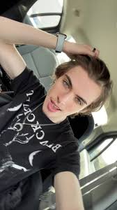 this filter DOES go crazy damn🤩 #fyp #foryoupage #viral #viralvideo  #trending #prettyboy #boldglamourfilter #AXERatioChallenge #blackcraftcult