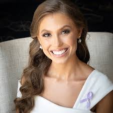 Heather Landrum's Instagram, Twitter & Facebook