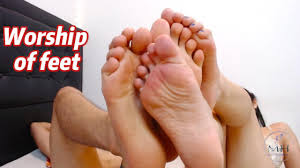 поклонение ногам