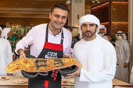 Türk şef, internet fenomeni czn burak, adaşını iki gün i̇stanbul'da. Viral Food Sensation Burak Ozdemir Is Opening Another Dubai Based Restaurant Gq Middle East