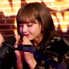 Jisoo was feeding lisa white mms watch online