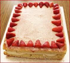 Torta Allo Yogurt E Fragole Rettangolare Torte Torte Fresche Fragole
