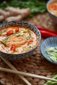 Rote Thai Curry Suppe Mit Hahnchen Und Pak Choi Rezept Thai Curry Suppe Curry Suppe Currysuppe