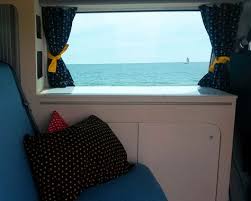 Mit Unserem Flachschrank Integrierst Du Kuche Und Vorratskammer In Deinen Bus Du Hast Platz Fur Eine Kuhlbox Tragbaren Koc Vw Bus Ausbau Schrank Kuchenmodule