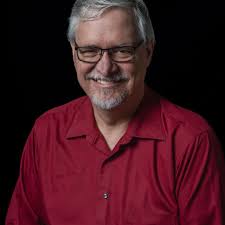 Larry Kettle's Instagram, Twitter & Facebook