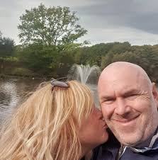 Hello what's the deal with sunbeds I went to lanzarote barcelo active  resort and it was people stood behind a rope and someone gave the nod at  9am Are there plenty or