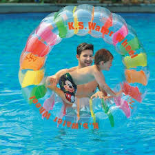 Einzigartiger Badespass Das Sind Die Abgefahrensten Pool Spielzeuge Schwimmbad Spielzeug Pool Wasser Planschbecken Kinder