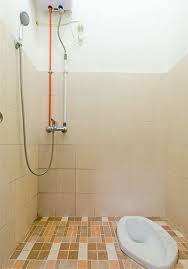 Kamu bisa menghilangkan sekat pembatas antara area basah dan kering pada desain kamar mandi ini. 17 Contoh Desain Kamar Mandi Ukuran 1x1 Terbaru 2021 Rumahpedia