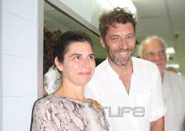 Ωραίος, γόης, αντισυμβατικός, αποπνέει την αύρα που είχαν οι μεγάλοι γόητες του ελληνικού και όχι μόνο κινηματογράφου. Giannhs Stankogloy Spania Emfanish Me Thn Syzygo Toy Sto Hrwdeio