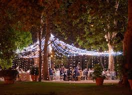 Las invitaciones de boda marcan el tono y estilo de todo el evento y quieres que tus invitados tengan una idea de la fabulosa fiesta que les espera. 21 Ideas Para Organizar Una Boda Sencilla Y Economica Metodos Para Ligar