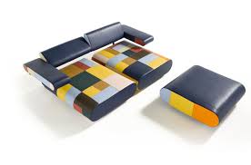 Schreibe auf die innenseite wild gemischt die zahlen von 1 bis 8. Buntes Sofa Mit Eklektischem Design Idfdesign