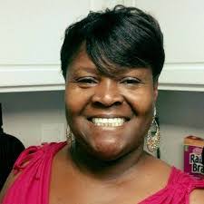 Lenora Smith's Instagram, Twitter & Facebook