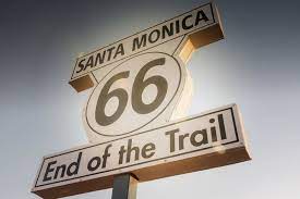 Le bottle tree ranch à l'est d'helendale est l'initiative privée d'un artiste dont le le santa monica pier ou jetée de santa monica marque très officiellement la fin de la route 66. Ou Commence Et Finit La Route 66 Voyage En Immersion