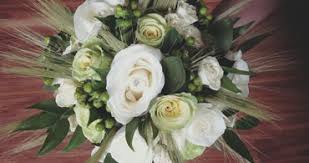George lesley flowers is the leading florist in the swindon area. Floral Design Florist In Swindon Online Or 01793 430033