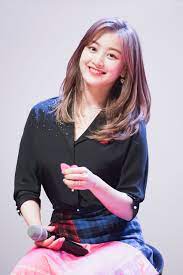 Pin By Starry Night On Twice Medium Hair Styles Twice Jihyo Hair Styles
