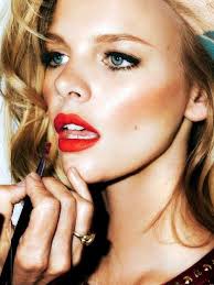 4 Beauty Looks For A Night Out From Glamour Uk Best Makeup Products Beauty Night Beauty
