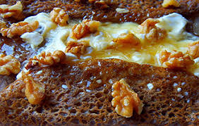 Galette Chevre Miel Et Noix Garniture Galettes Bretonnes Recette Galette Bretonne Recette Galette Recette