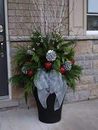 Pin By Suzel Beauchamp On My Outdoor Planters Christmas Urns Outdoor Christmas Decorations Christmas Floral