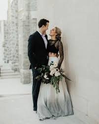 25 Ombre Hochzeit Kleider Die Sie Beeindrucken Undbraut Com In 2020 Ombre Wedding Dress Non White Wedding Dresses Gothic Wedding Dress