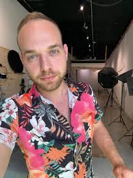 הבדל של 79.7%: ההאק שאני משתמש בו כדי להקפיץ את אחוז המענה להודעות שלי. לפי  מחקר של Expandi, אחוז התגובה הממוצע להודעה קרה בלינקדאין הוא 10.3%. לאחר  ניתוח של חודש אוגוסט אצלי