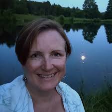 Elizabeth Meacham's Instagram, Twitter & Facebook