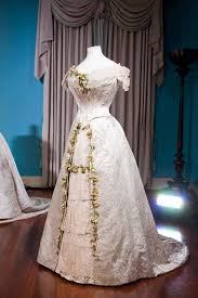 Pin By Nancy Ginder On Historical Costume Historical Clothing Royal Wedding Gowns Royal Wedding Dress Princess Wedding Dresses
