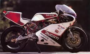 ３７２ バイクはやっぱりシングル シート ７５０ｆ１ 峰風 とともに カフェレーサー ドゥカティ バイク