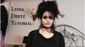 Diy halloween costumes for women, diy scary halloween costumes, horror films, tim burton costumes. Lydia Deetz Beetlejuice Costume For Cosplay Halloween
